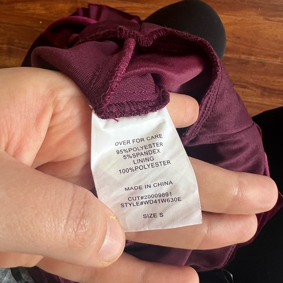 Christina Lace-Up Back Velvet Dress (Burgundy) - Picture 15 of 15